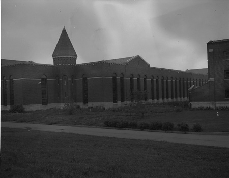 15_1_Outside of Prison Building_0237